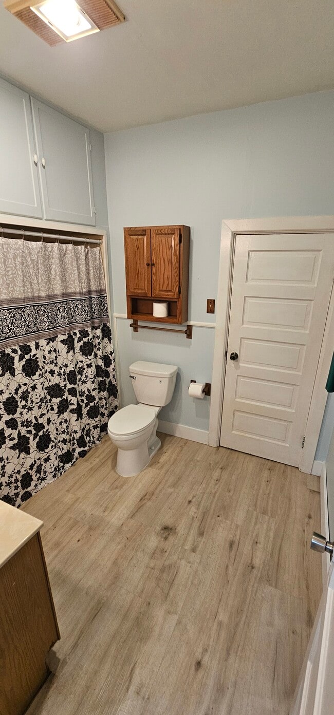 Foto del edificio - 265 W Main St