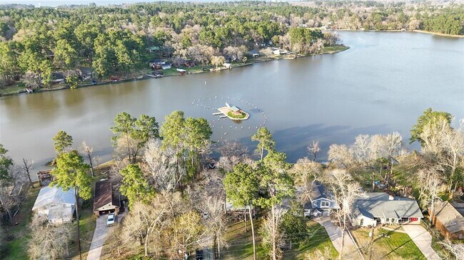 Foto del edificio - 13318 Southshore Dr