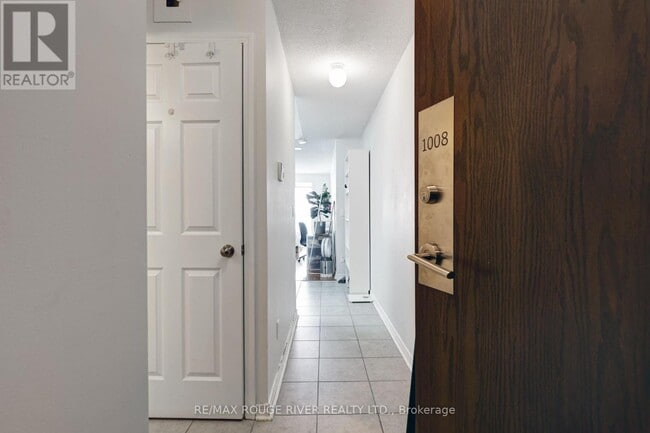 Building Photo - 11 Oneida Crescent