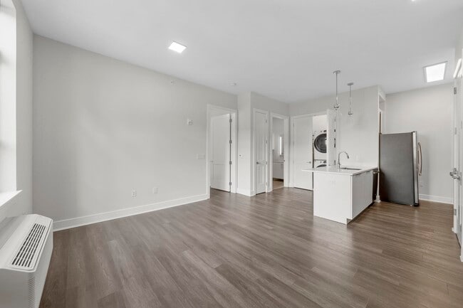Building Photo - 121 34th St