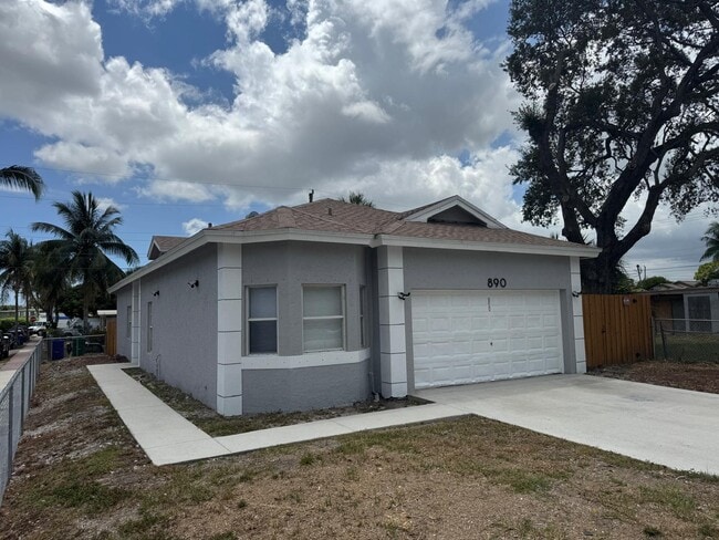 Photo - 890 NW 25th Ave House