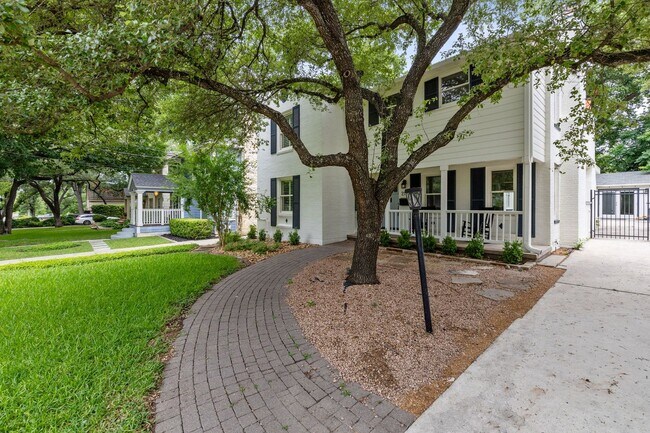 Foto del edificio - CHARMING 3-BEDROOM IN THE HEART OF ALAMO H...