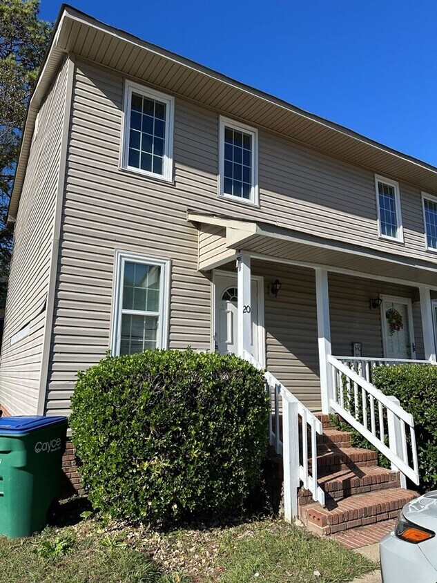 Primary Photo - Pre Lease This Townhome Today!!!