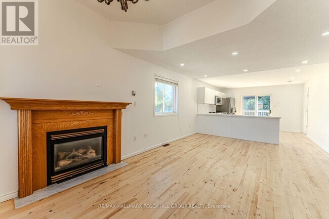 Building Photo - 9 Kestrel Ct