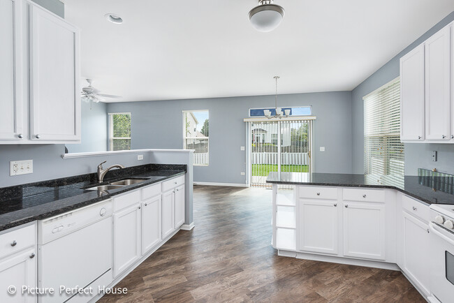 Building Photo - 24309 Whispering Trails Dr