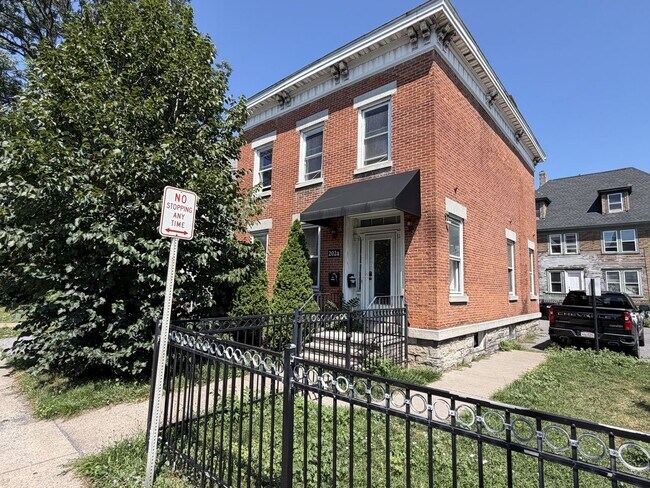 Foto del edificio - 202 N Townsend St