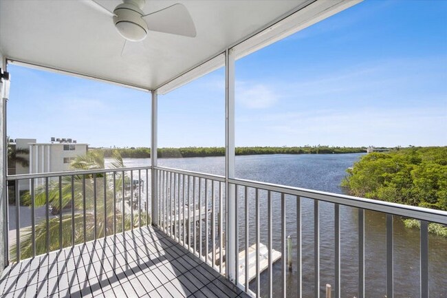 Foto del edificio - 689 NE 6th Ct