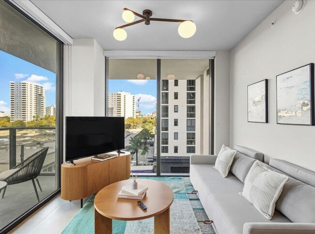 Building Photo - 11 NE 6th St