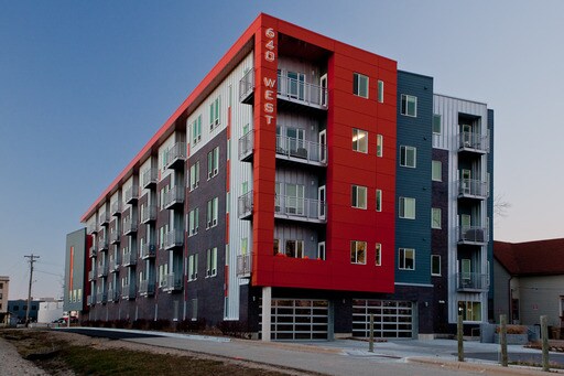 Primary Photo - 640 W Wilson St
