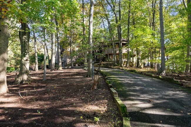 Building Photo - 36 Stoney Brook Rd