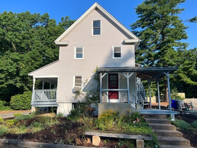 Building Photo - 278 N Maple St