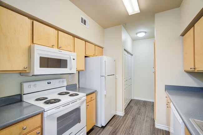 Building Photo - Dakota Arms Apartments