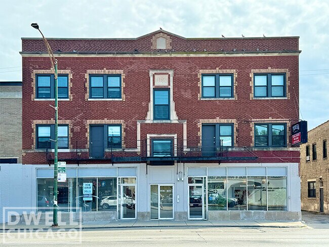 Building Photo - 3409 W Fullerton Ave