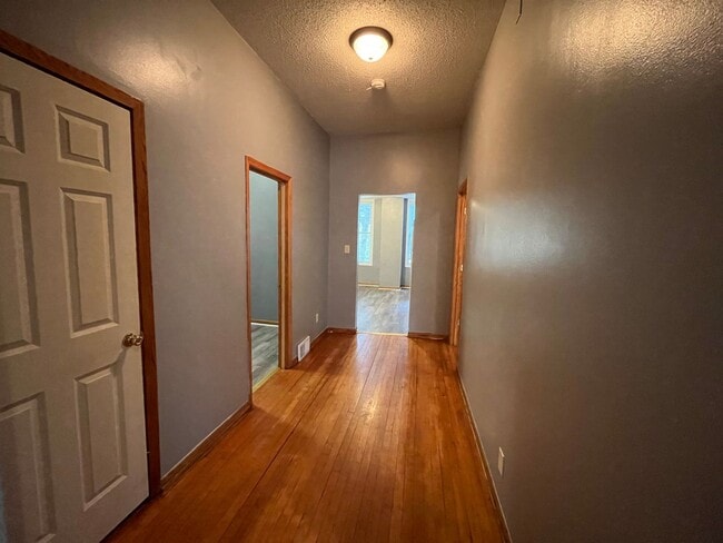 Building Photo - 666 Sims Ave