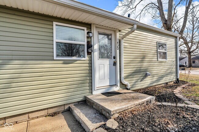 Foto del edificio - 420 Douglas Dr