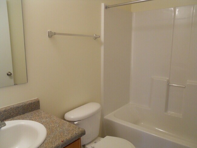 Foto del edificio - 4 BR Lawrence Twp