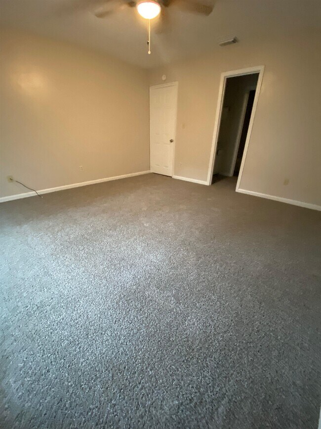 Building Photo - 3701 Bentley Dr