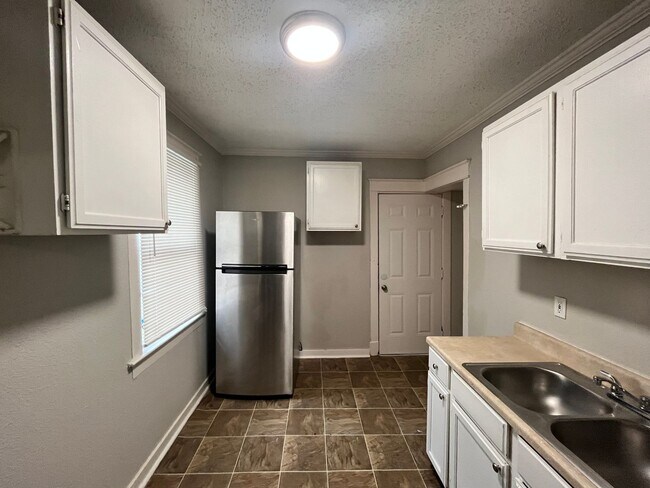 Foto del edificio - 3838 South Benton Ave. | 3 Bed, 1 Bath