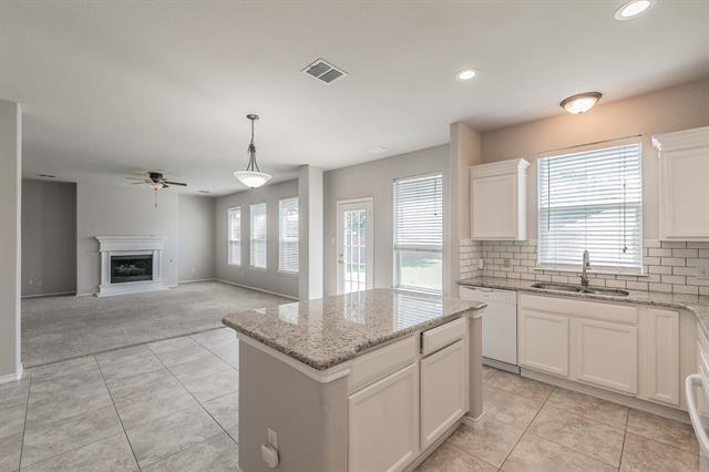 Building Photo - 2668 Redcedar Dr