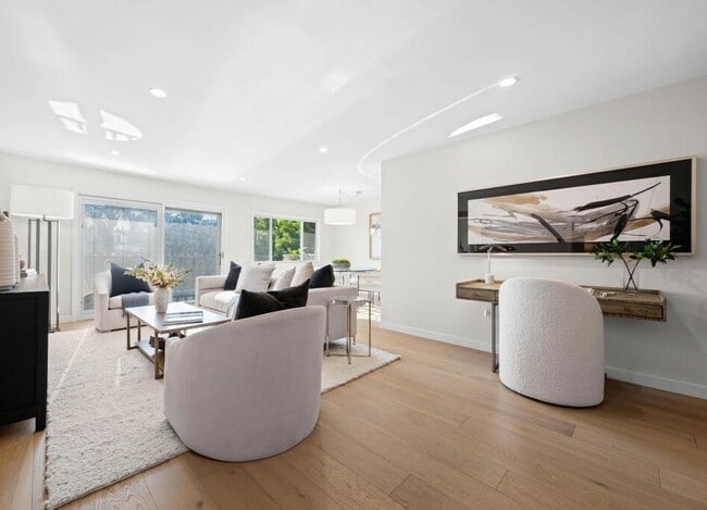 Foto del edificio - 266 S Madison Ave