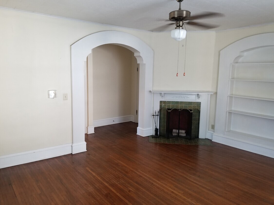 Foto principal - 607 E Washington St