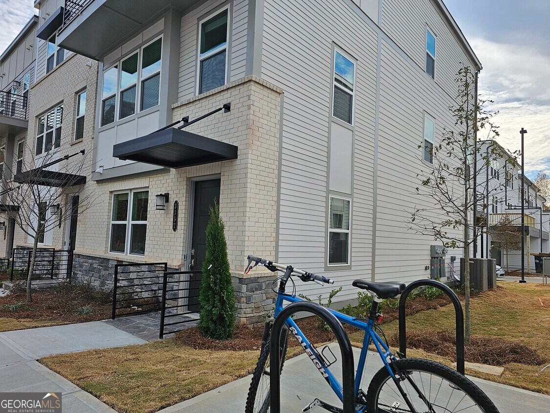 Foto principal - 3352 Pritchard Ave