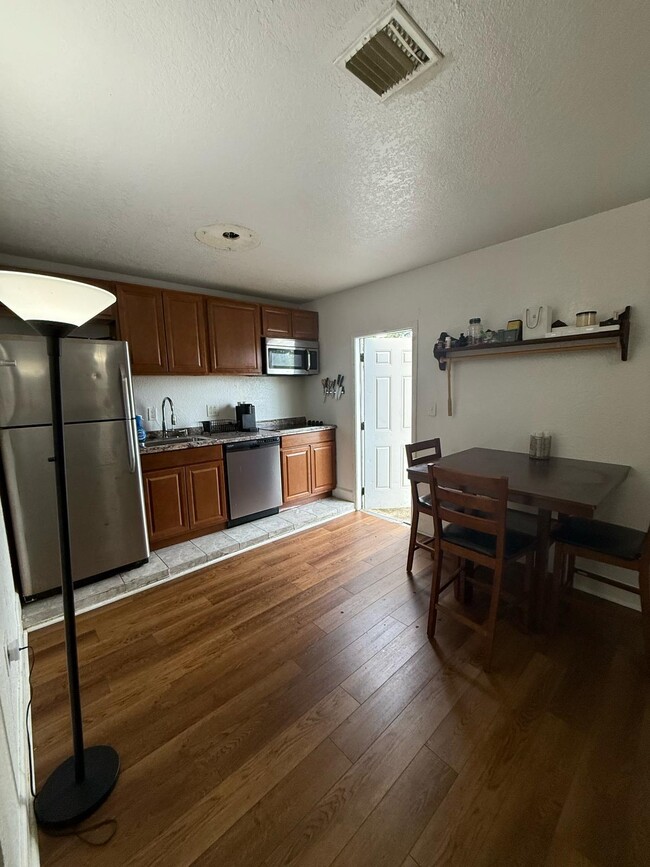 Foto del edificio - 670 NW Treemont Ave