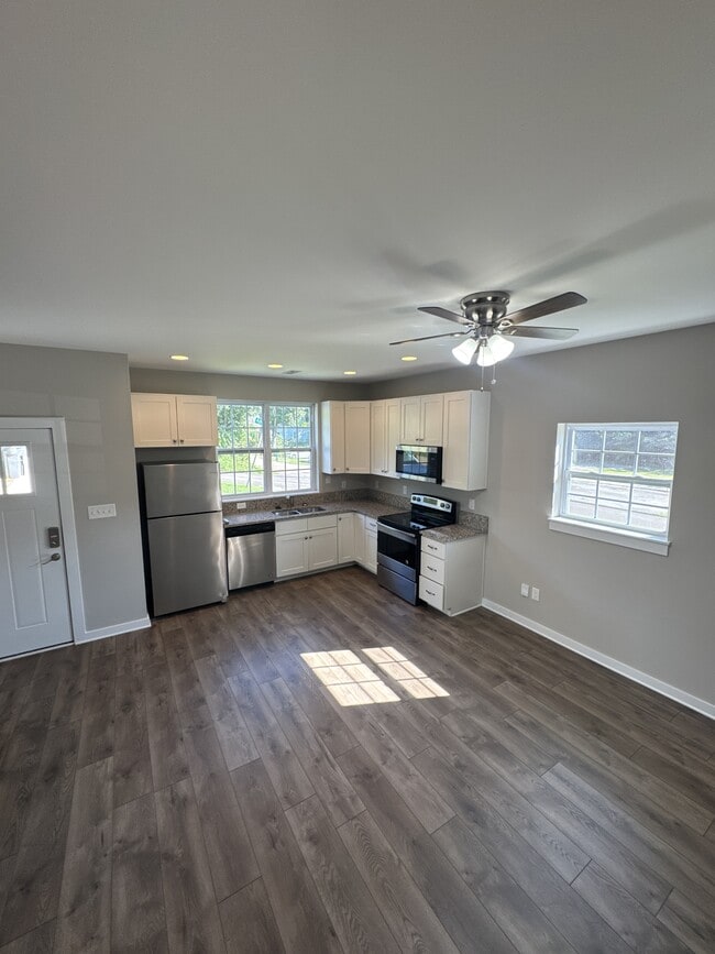 Building Photo - 4100 Apex Dr NW