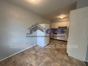 Building Photo - 626 E Curry Dr