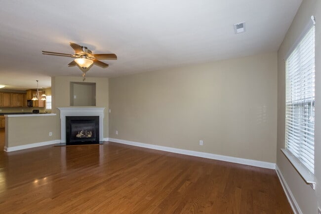 Building Photo - 6246 Silver Chime Way