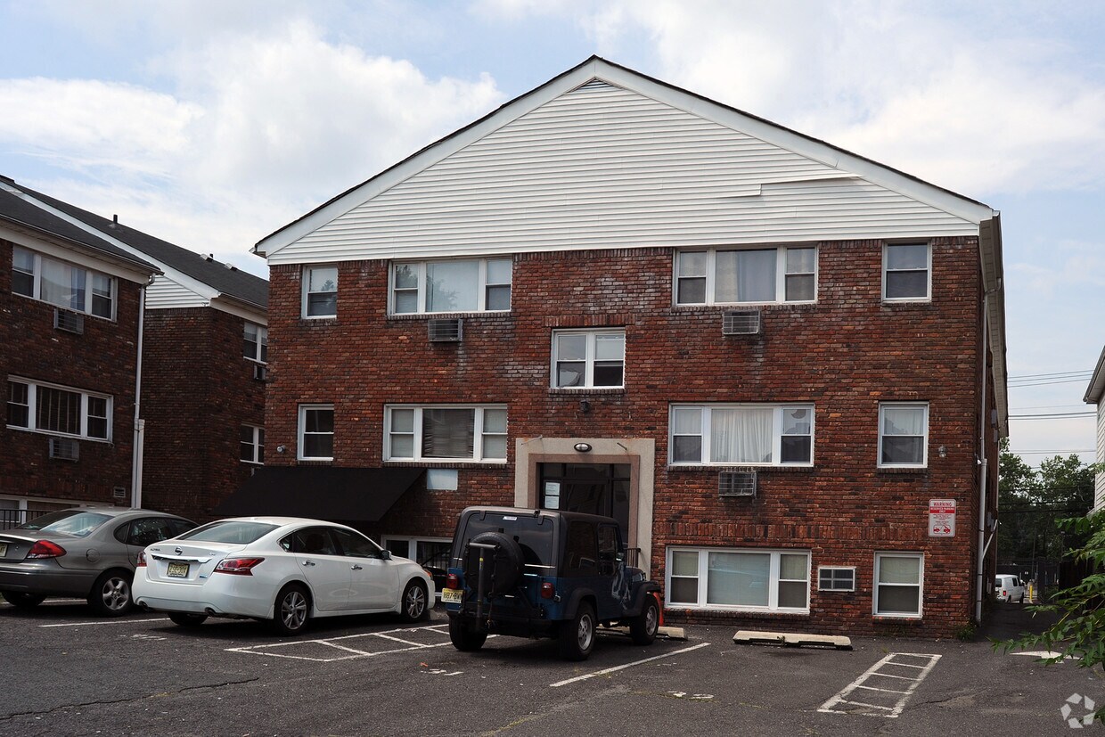Building Photo - Grand Bellevue Apartments