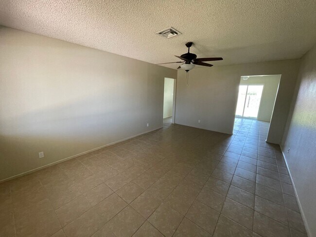 Foto del edificio - 4 bedroom Home in Yuma Valley for Rent!