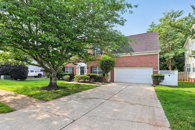 Building Photo - Recently Updated 4BD/2.5BA Home in Melbourne Community of Huntersville!