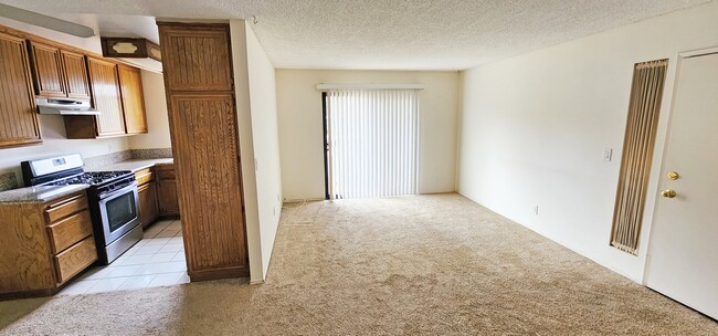 Building Photo - 18085 Sundowner Way