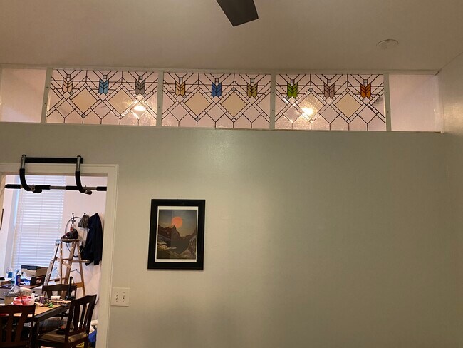 Foto del edificio - 1510 N Greenview Ave