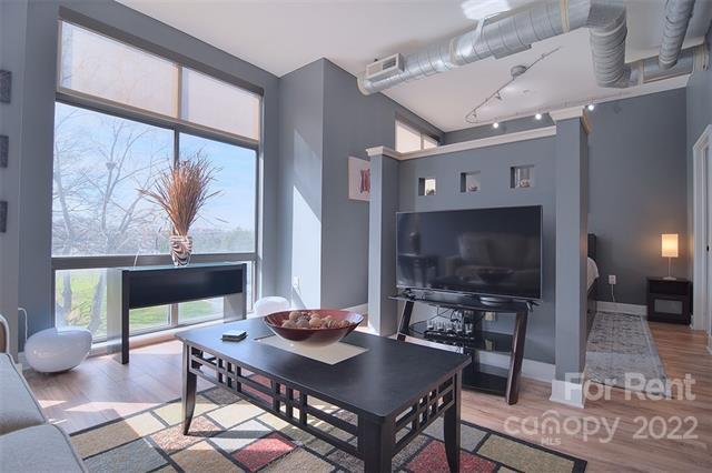 514 W 10th St Unit 303 photo'