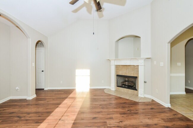 Building Photo - 6213 Arlington Ln