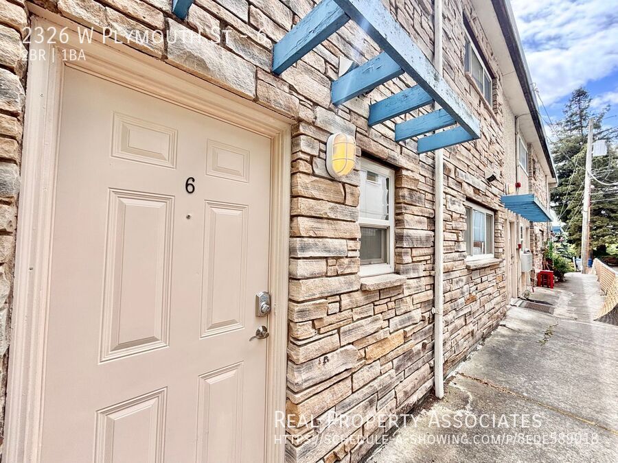 Foto principal - 2326 W Plymouth St