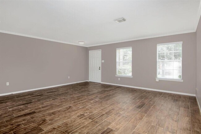 Building Photo - 5339 Aloe Ave