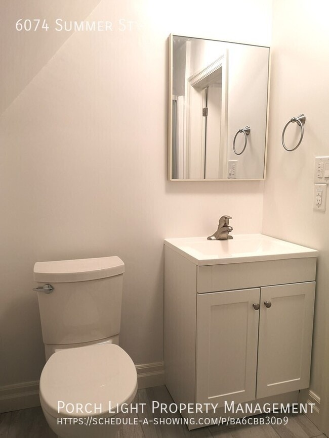 Building Photo - Cute 1 bedroom in great Niagara Falls  location - parking included!