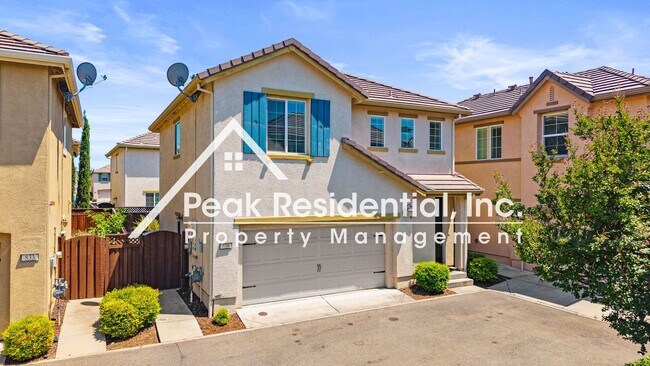 Building Photo - Updated 3bd/2ba Lincoln House