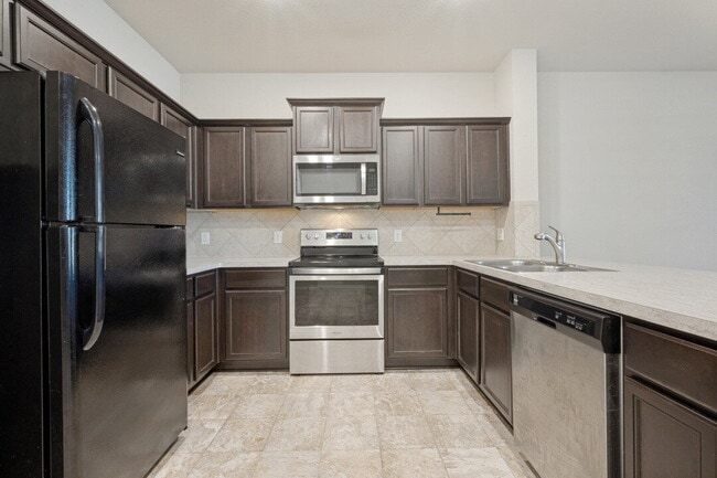 Building Photo - 3304 Becker Dr