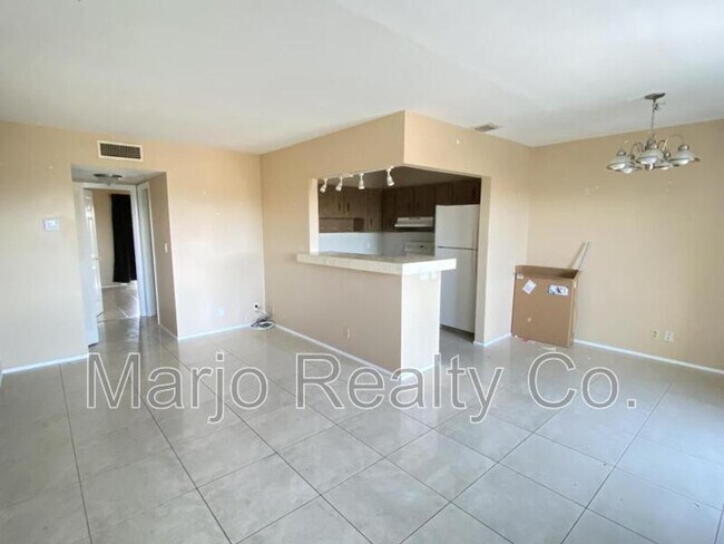 Foto del edificio - 6289 Lear Dr