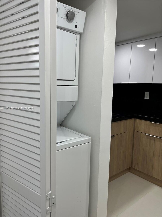 Building Photo - 9917 W Okeechobee Rd