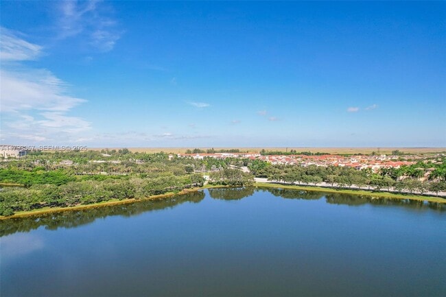 Building Photo - 2641 N Flamingo Rd