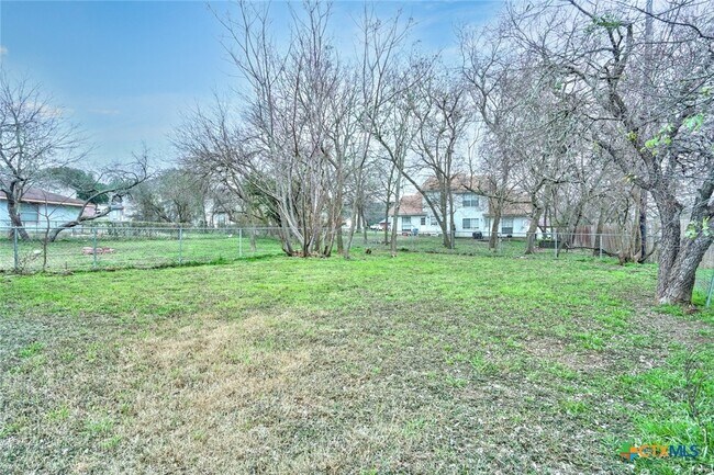 Foto del edificio - 106 Hughson Ct