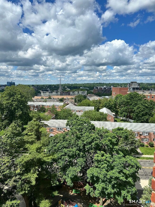 Building Photo - 91 Strawberry Hill Ave