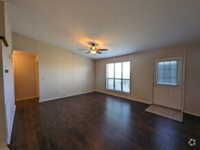 Building Photo - 3 Fox Run Ln
