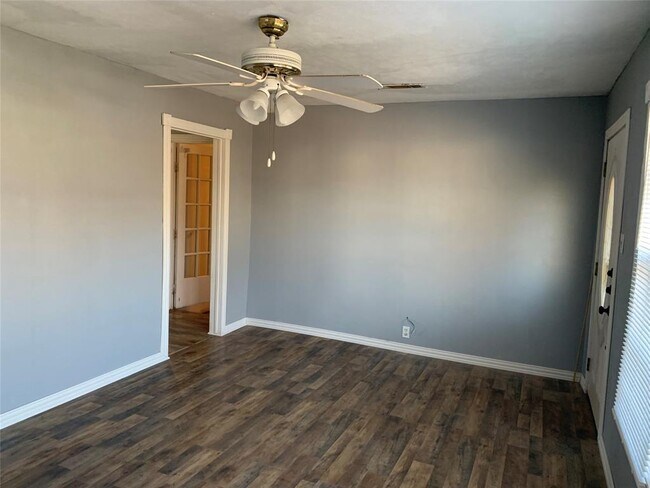 Foto del edificio - 1103 Williams Ave