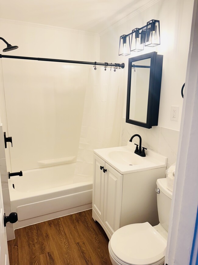 Building Photo - 49 Lawrence St